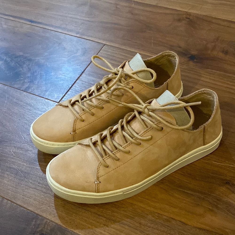 New TOMS Lenox Sandstorm Nubuck Sneakers
